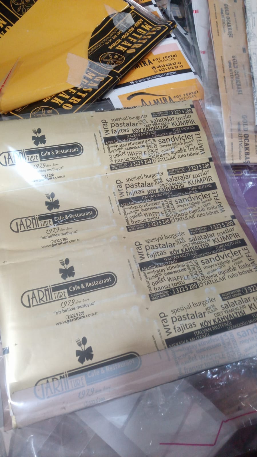 Garniture Cafe & Restaurant 